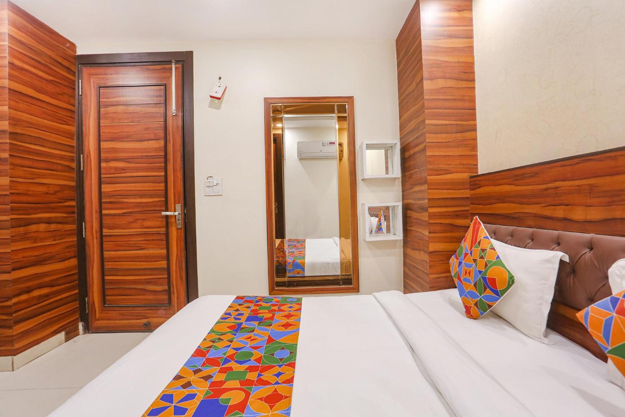 Fabhotel Gold Inn Janakpuri Делхи Екстериор снимка