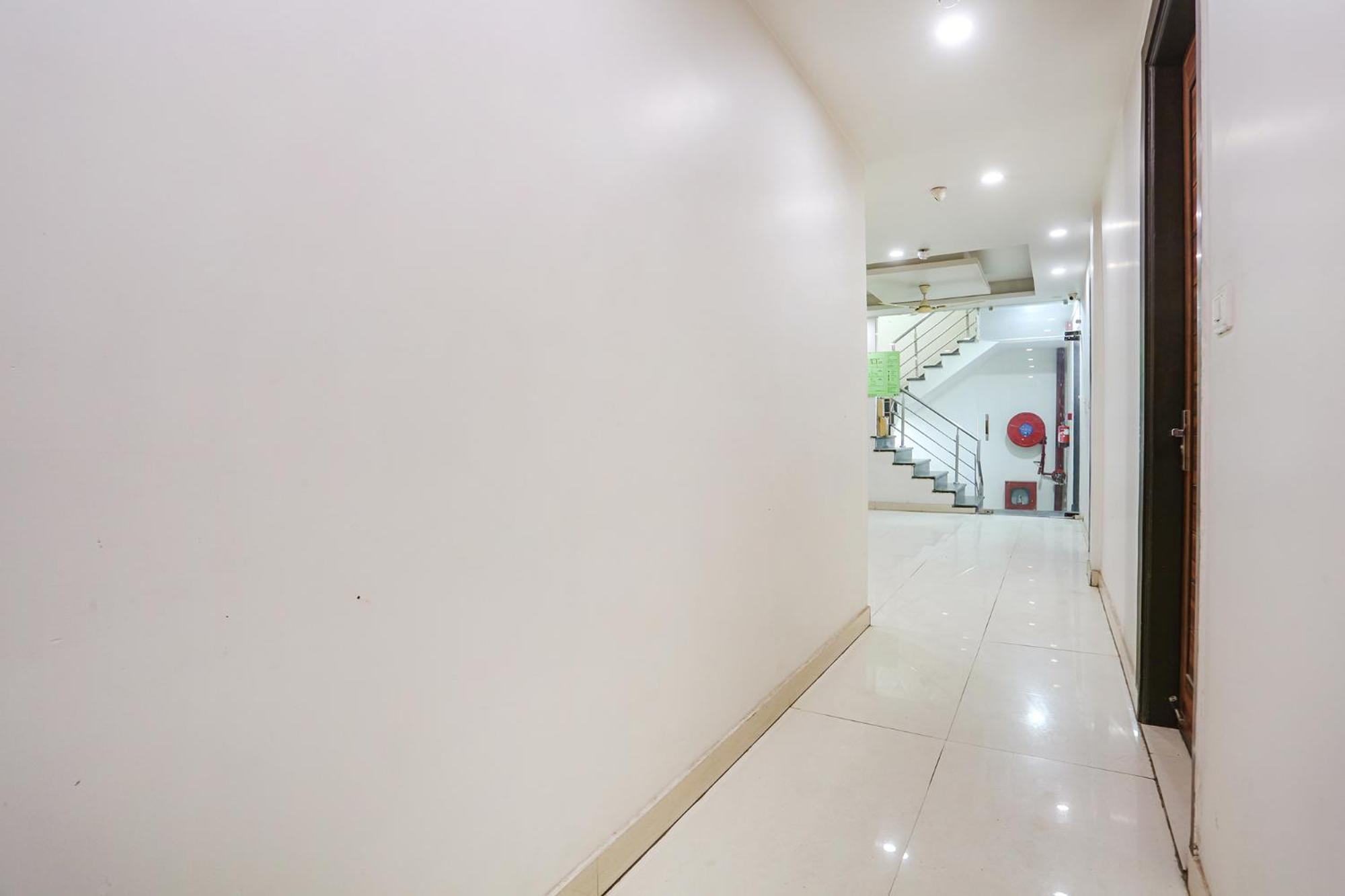 Fabhotel Gold Inn Janakpuri Делхи Екстериор снимка
