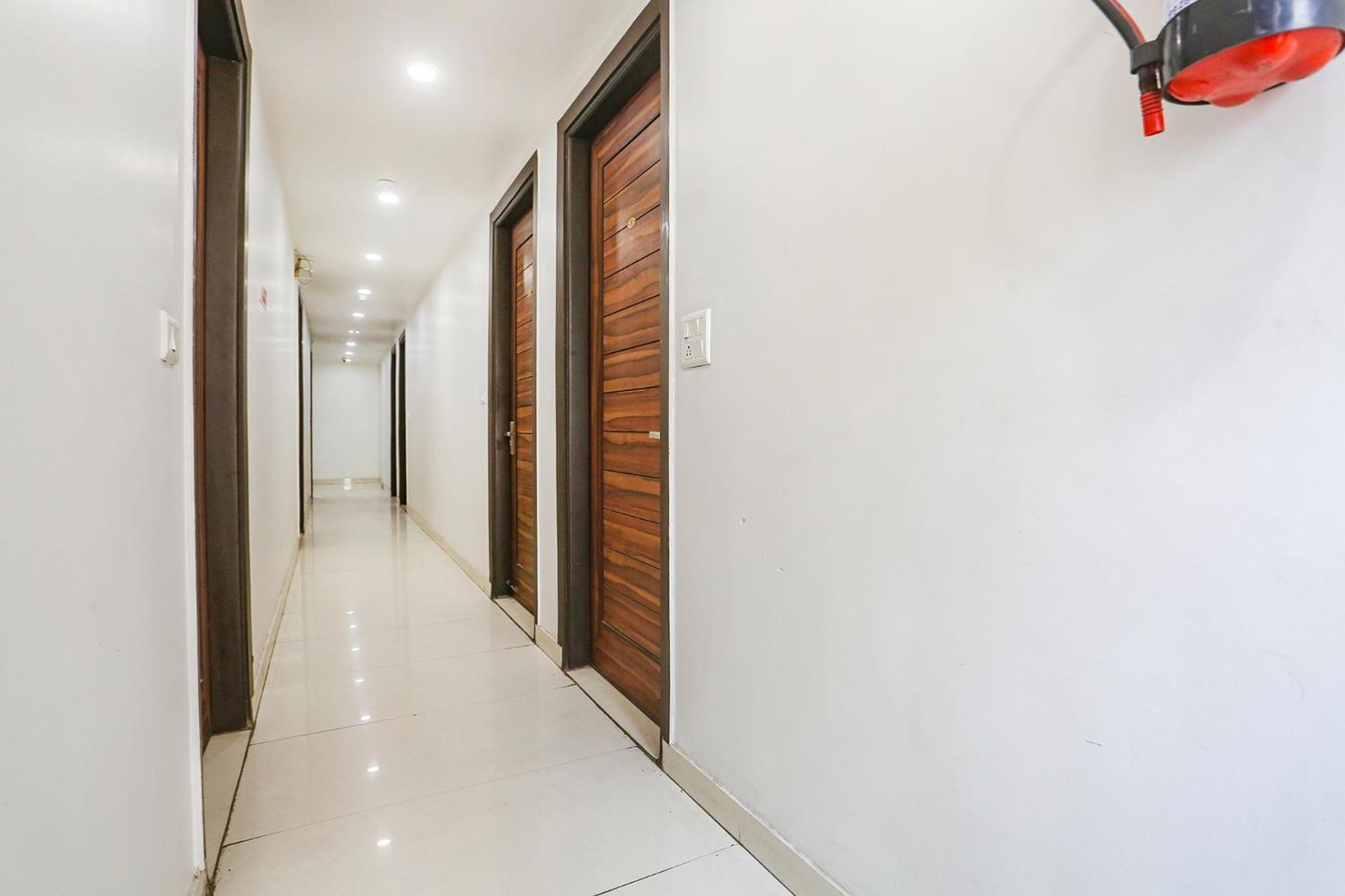 Fabhotel Gold Inn Janakpuri Делхи Екстериор снимка