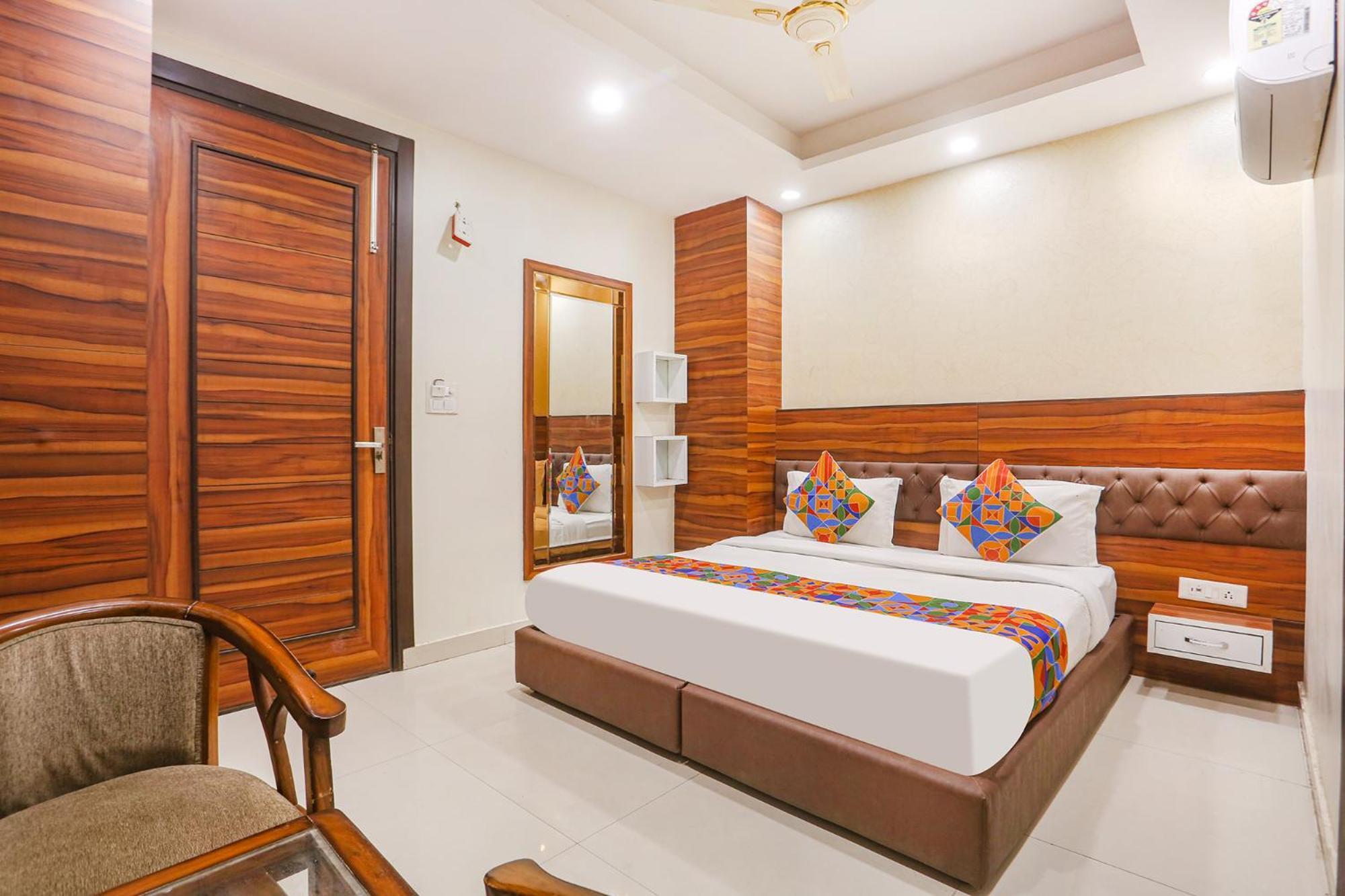 Fabhotel Gold Inn Janakpuri Делхи Екстериор снимка