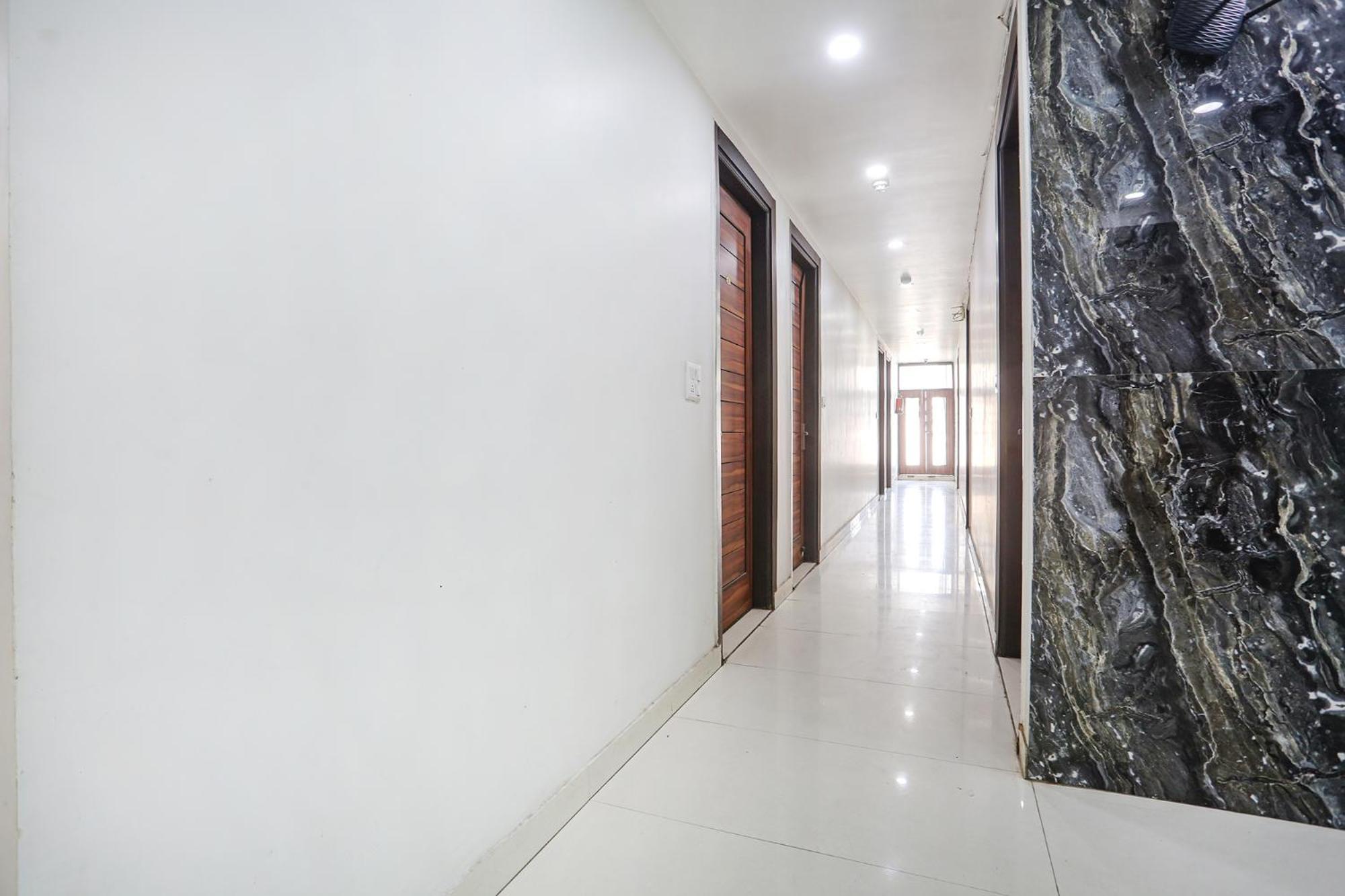 Fabhotel Gold Inn Janakpuri Делхи Екстериор снимка