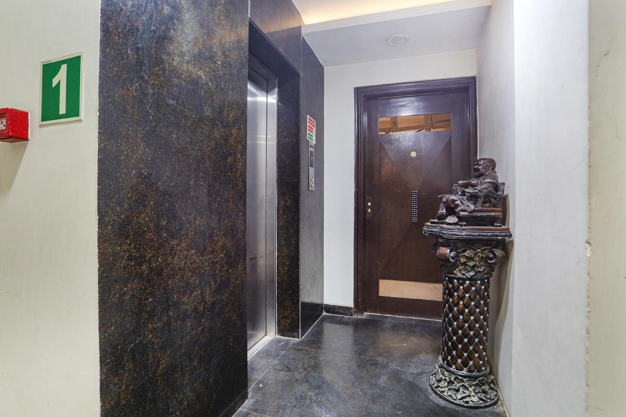 Fabhotel Gold Inn Janakpuri Делхи Екстериор снимка