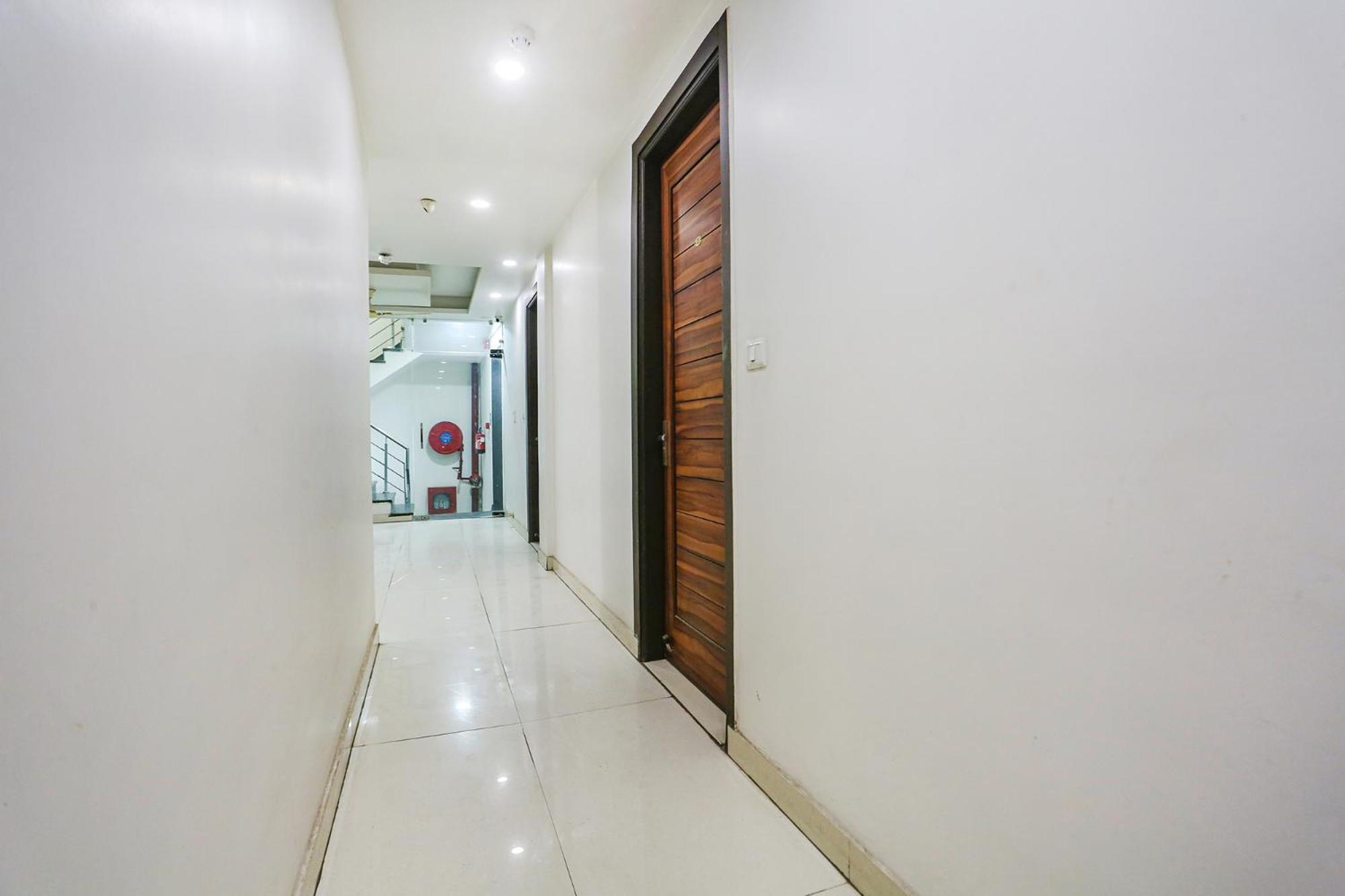 Fabhotel Gold Inn Janakpuri Делхи Екстериор снимка